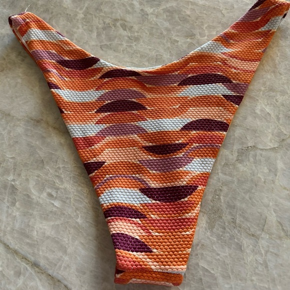 NWT L*SPACE Cabana bitsy bottom. Retails $95 Large - Picture 7 of 10